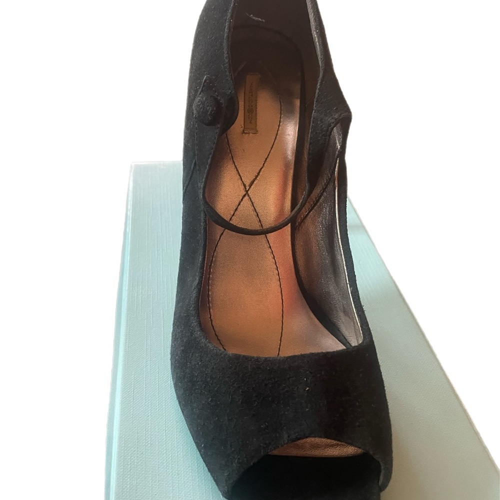 Max Studio Heels - Picture 2 of 2